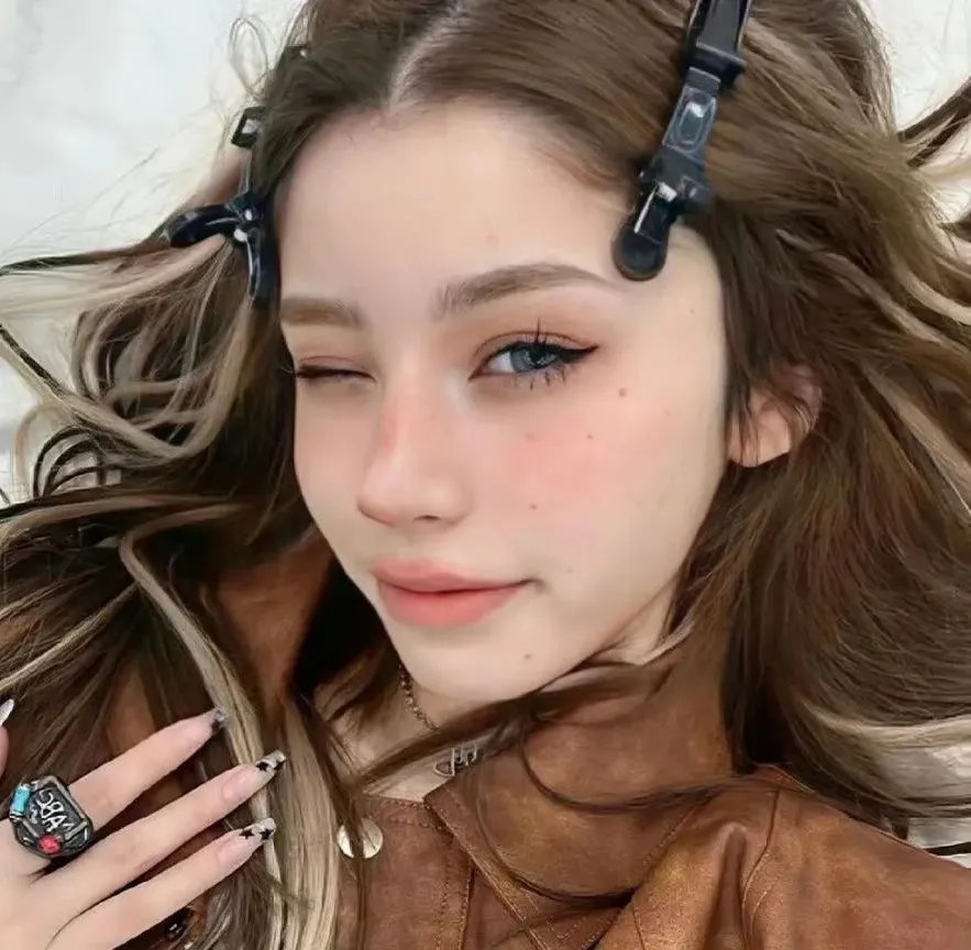 红。白。蓝 海报